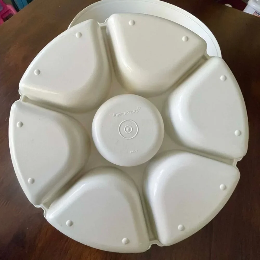 Vintage Tupperware Divided Vegetable Relish Chip & Dip Serving Tray Lid Dip Bowl